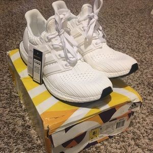 Adidas ultra boost 8.5 in mens/ 10.5 women's